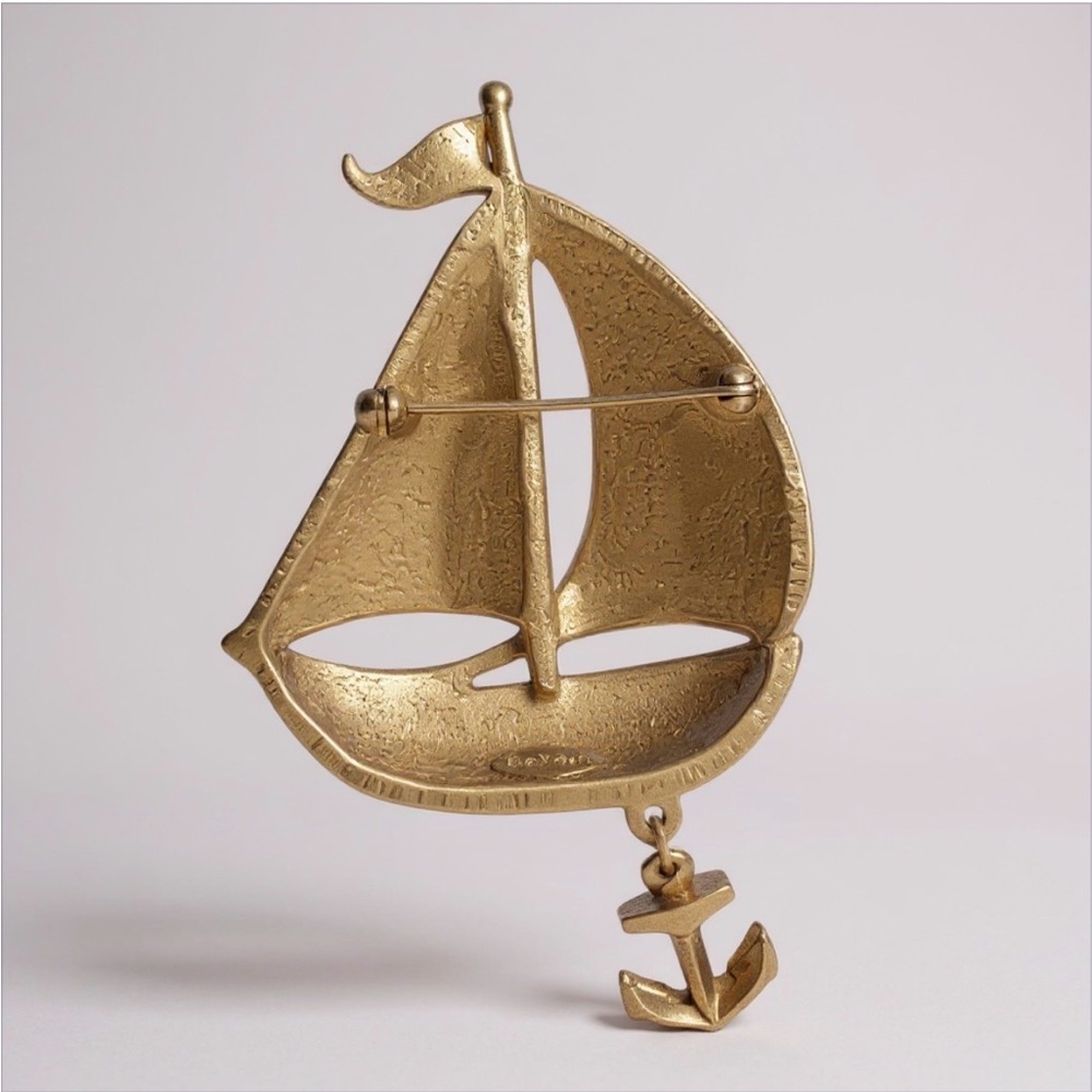 Avon enamel vintage sailboat brooch - Picture 2 of 3